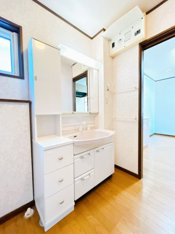 網走市潮見10丁目戸建の独立洗面台