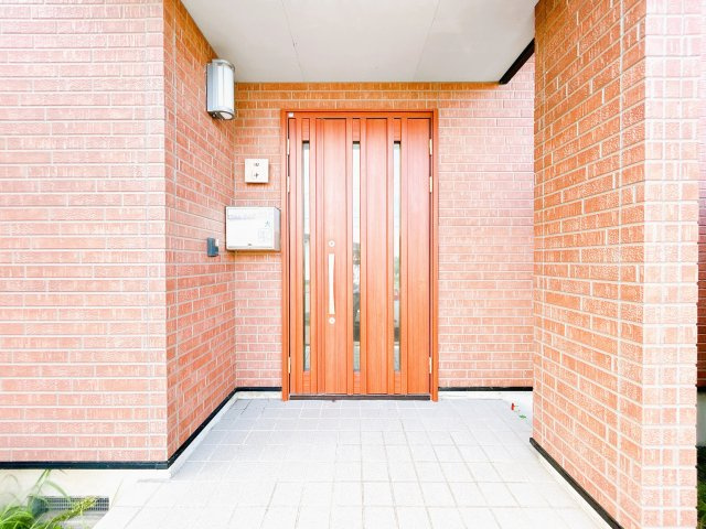 網走市潮見10丁目戸建の玄関