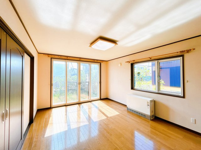 網走市潮見10丁目戸建の居間・リビング