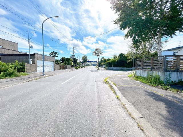 網走市潮見10丁目戸建の前面道路含む現地写真