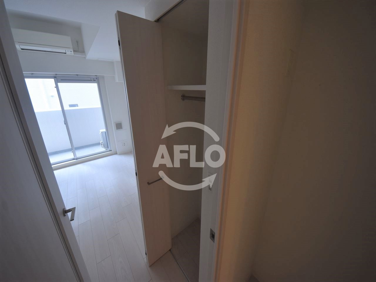 プレサンスタワー北浜の収納|プレサンスタワー北浜　クローゼット