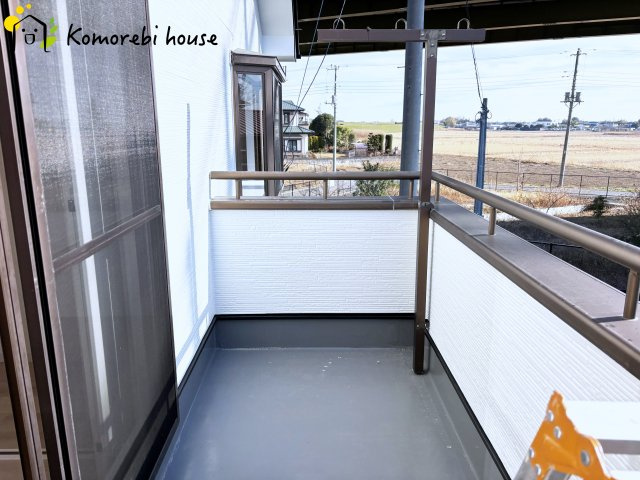 川島町三保谷宿　中古一戸建てのバルコニー|暖かな日差しのふりそそぐバルコニー