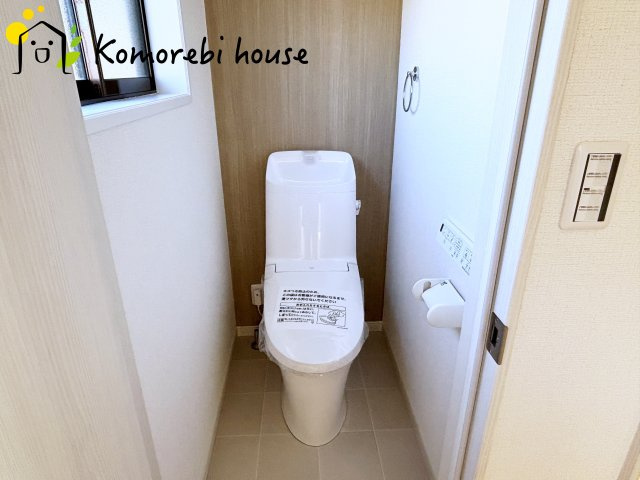 川島町三保谷宿　中古一戸建てのトイレ|落ち着いたトイレです
