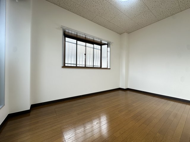 ハイム山之内の洋室