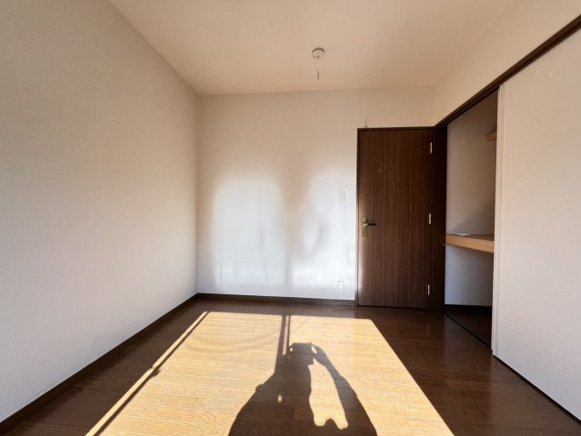 藤原台中町6丁目戸建の居間・リビング