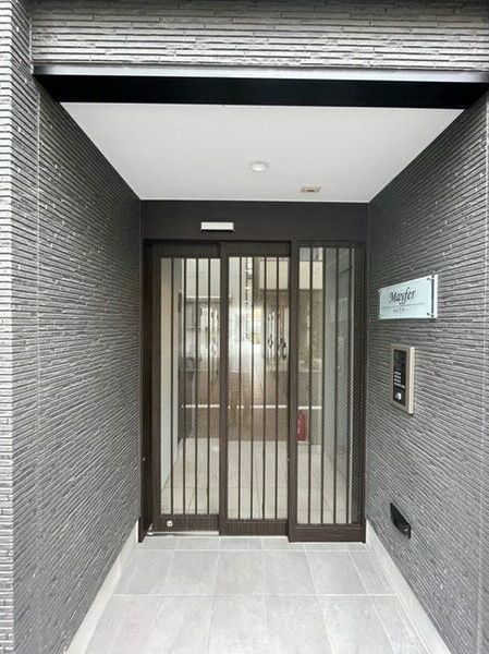 Mayferのエントランス