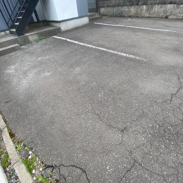 ハイツ新生の駐車場