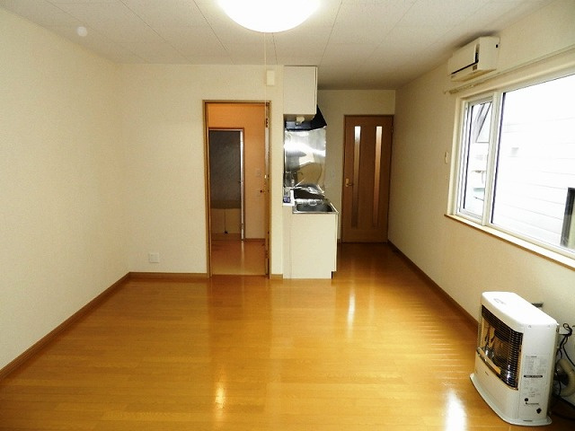 ハイツ新生の居間・リビング