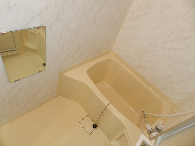 ハイツ新生の浴室