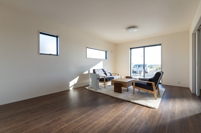 【居間・リビング】 | 鈴鹿市池田町《2号棟》