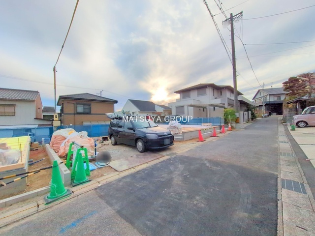 【前面道路含む現地写真】の画像