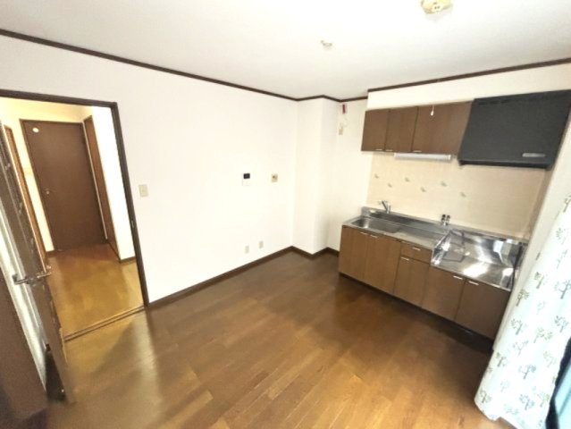 パセオ六甲　１０３号室の居間・リビング