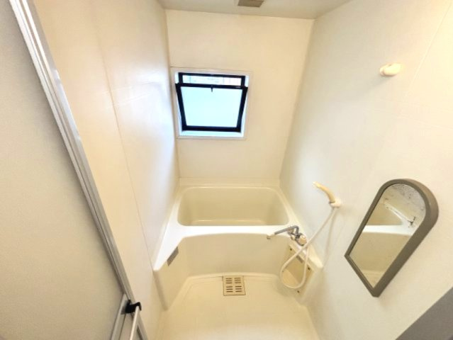 パセオ六甲　１０３号室の浴室