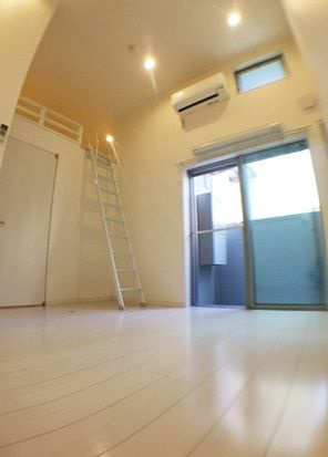 クレールフィルの居間・リビング