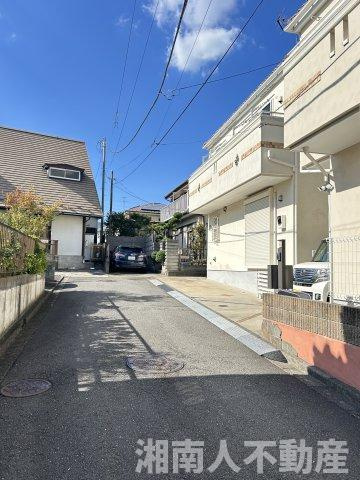 藤沢市高倉９３６－２戸建ての前面道路含む現地写真|前面道路含む現地写真です