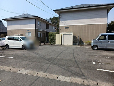 【駐車場】 | シャルマンヌクイＢ | 駐車場があるので、車を買う予定の方も安心です