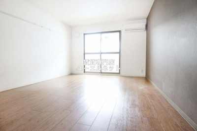 【居間・リビング】 | Grandir服部 | ゆったりとくつろげる、落ち着きのある居室空間です