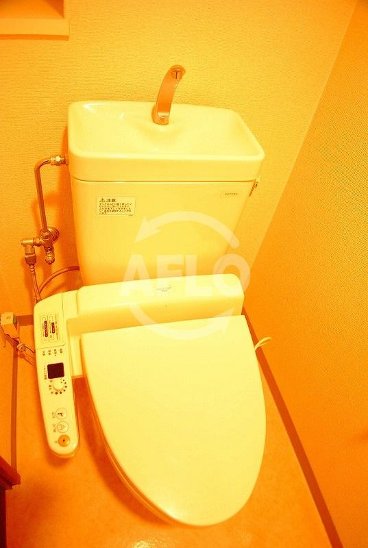 リーガル北心斎橋のトイレ|リーガル北心斎橋　温水暖房便座