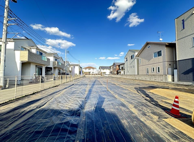 【外観】 | 志木市中宗岡5丁目　建築条件なし売地　全5区画　(志木本店) | 販売現地／2026年2月2日撮影　
ヤオコーまで徒歩10分で日々のお買い物にも困りません。