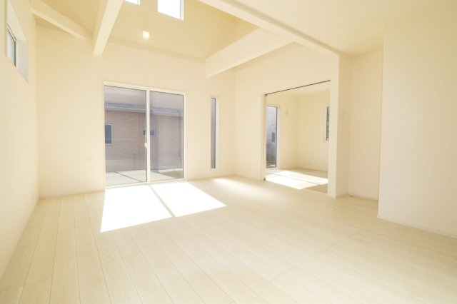 郡山市静町4期　　　　2号棟　　大成小学校、郡山第７中学区の居間・リビング