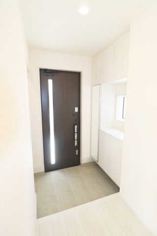 郡山市静町4期　　　　2号棟　　大成小学校、郡山第７中学区の玄関