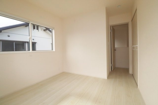 郡山市静町4期　　　　2号棟　　大成小学校、郡山第７中学区の洋室