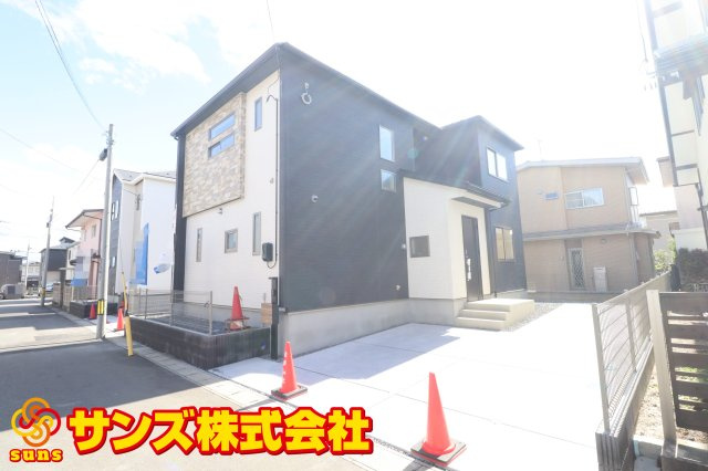 郡山市静町4期　　　　2号棟　　大成小学校、郡山第７中学区の外観|北西側から見た駐車場を含む外観