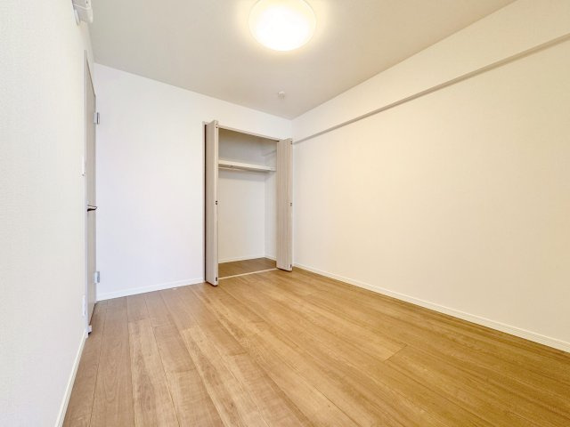 サンライフ一之江の洋室