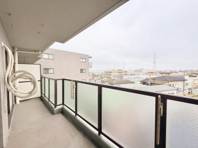 サンライフ一之江のバルコニー