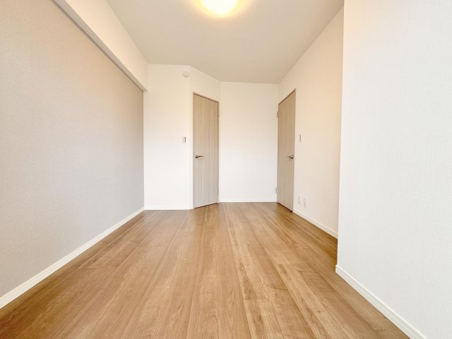 サンライフ一之江の洋室