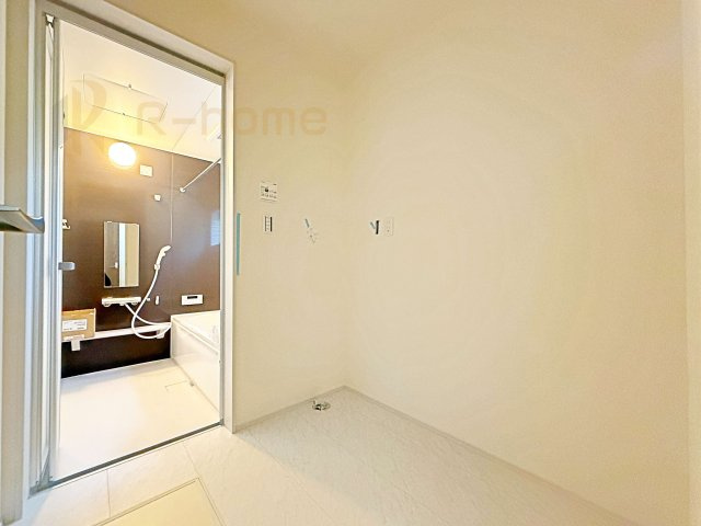第2つくば市城山　新築戸建て　1号棟のその他|お洗濯がはかどるランドリールーム！家族が入浴中も気にせず洗面所を使える便利な空間♪