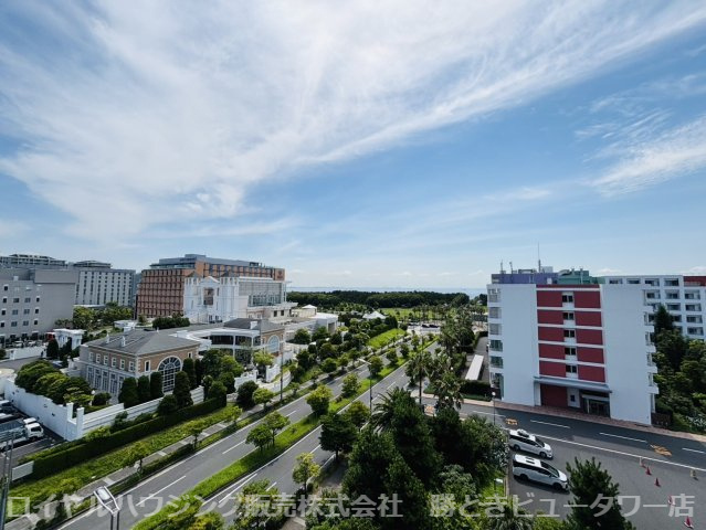 南東側バルコニーからの眺望
浦安市総合公園と東京湾を望む気持ちの良いお部屋です！