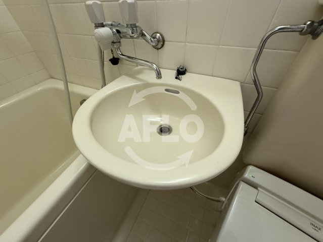 ノイメゾン堀江 堀江小学校の洗面所|ノイメゾン堀江　洗面台