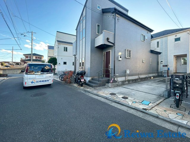中古戸建　茅ヶ崎市室田1丁目の前面道路含む現地写真|周辺は閑静な住宅街で落ち着いた雰囲気です。