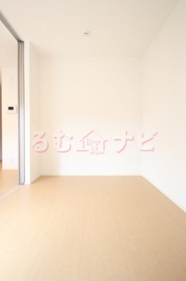 【洋室】 | ロイヤルコート曰佐