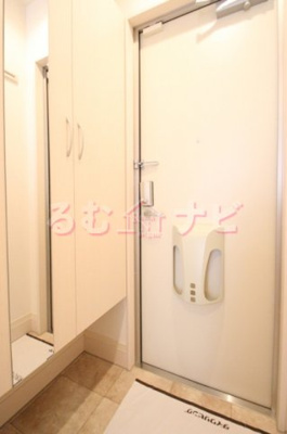 【玄関】 | ロイヤルコート曰佐