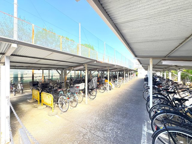 西新井大師扇スカイハイツの駐輪場
