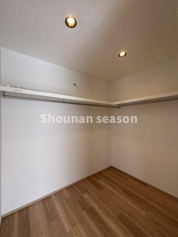 【収納】 | 衣替えの手間がかからないウォークインクローゼットです☆