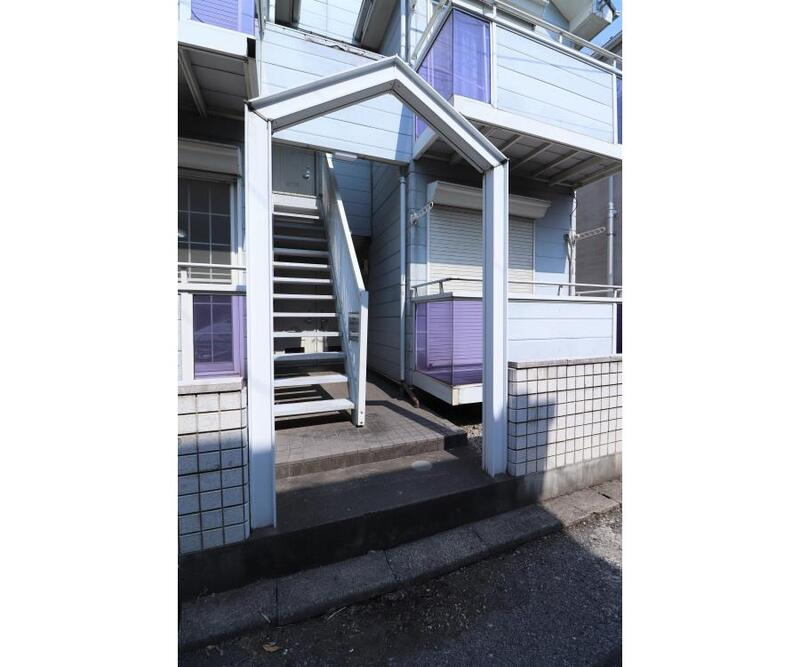 コスモス（栄和3丁目）のエントランス