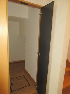 【収納】 | アートハウスF | 階段下