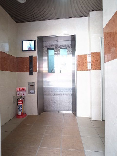 アウラ　新御徒町のエントランス