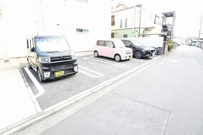 アンシャンテの駐車場