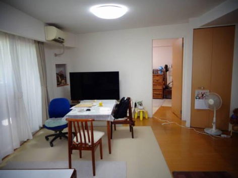 メロディーハイム須磨フェルコリーナの居間・リビング