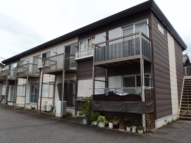 第一本多ハイツの外観