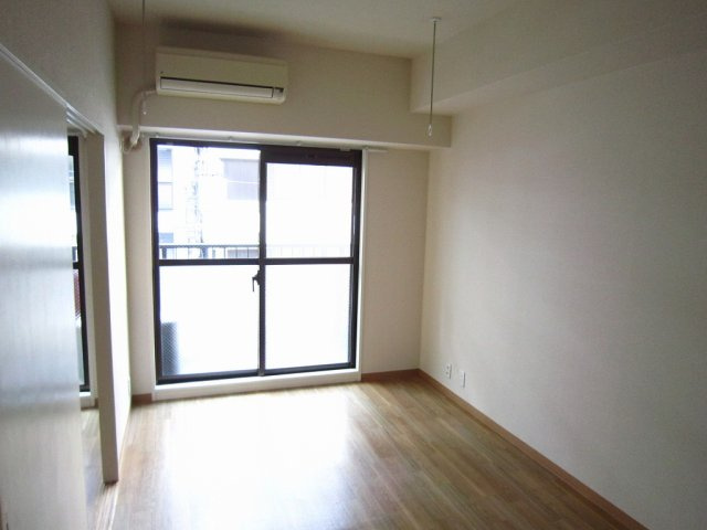 メゾンドビィフォーレの洋室