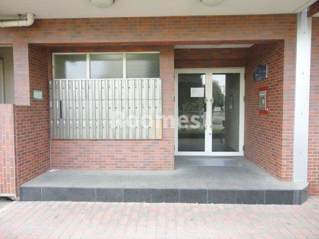 アルファポレールのエントランス|オートロック仕様のエントランスです