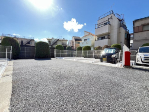 四つ木パークホームズの駐車場