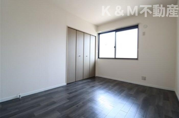 グリーンシャトル Bの居間・リビング|こちらの居間で趣味の時間をお楽しみください