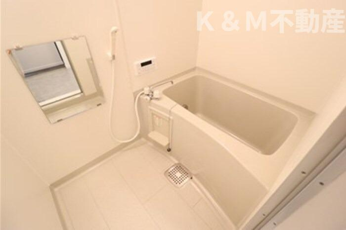 グリーンシャトル Bの浴室|きれいなお風呂です