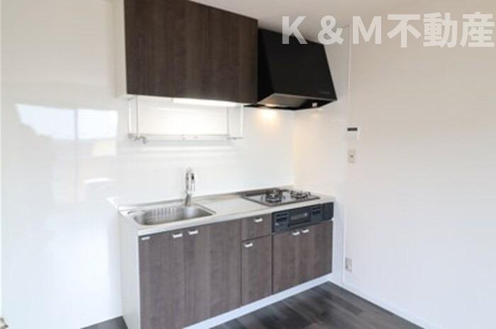 グリーンシャトル Bのキッチン|コンパクトなキッチンで掃除もラクラク